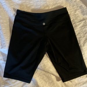 Lulu black biker shorts - US 6